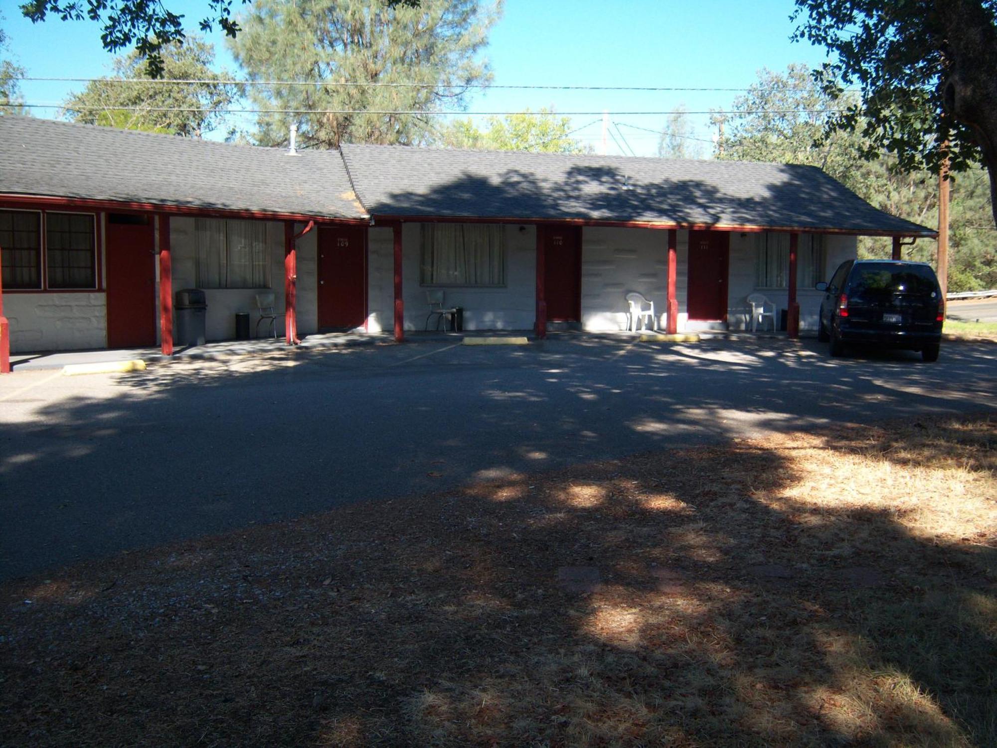 Shasta Dam Motel Шаста-Лейк Экстерьер фото