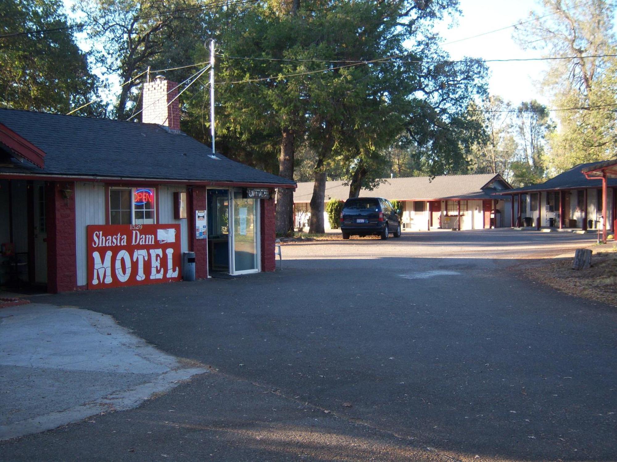 Shasta Dam Motel Шаста-Лейк Экстерьер фото
