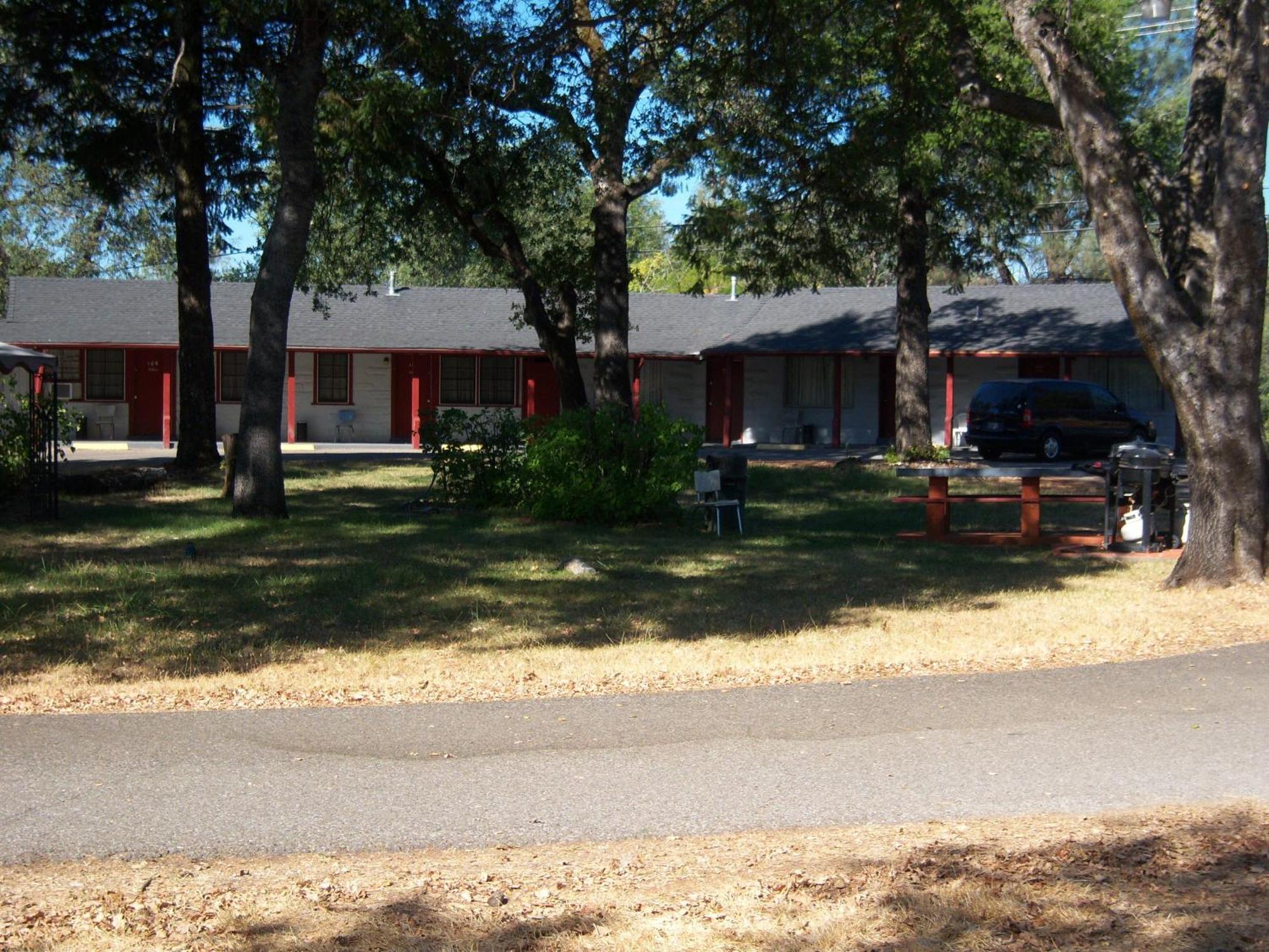 Shasta Dam Motel Шаста-Лейк Экстерьер фото