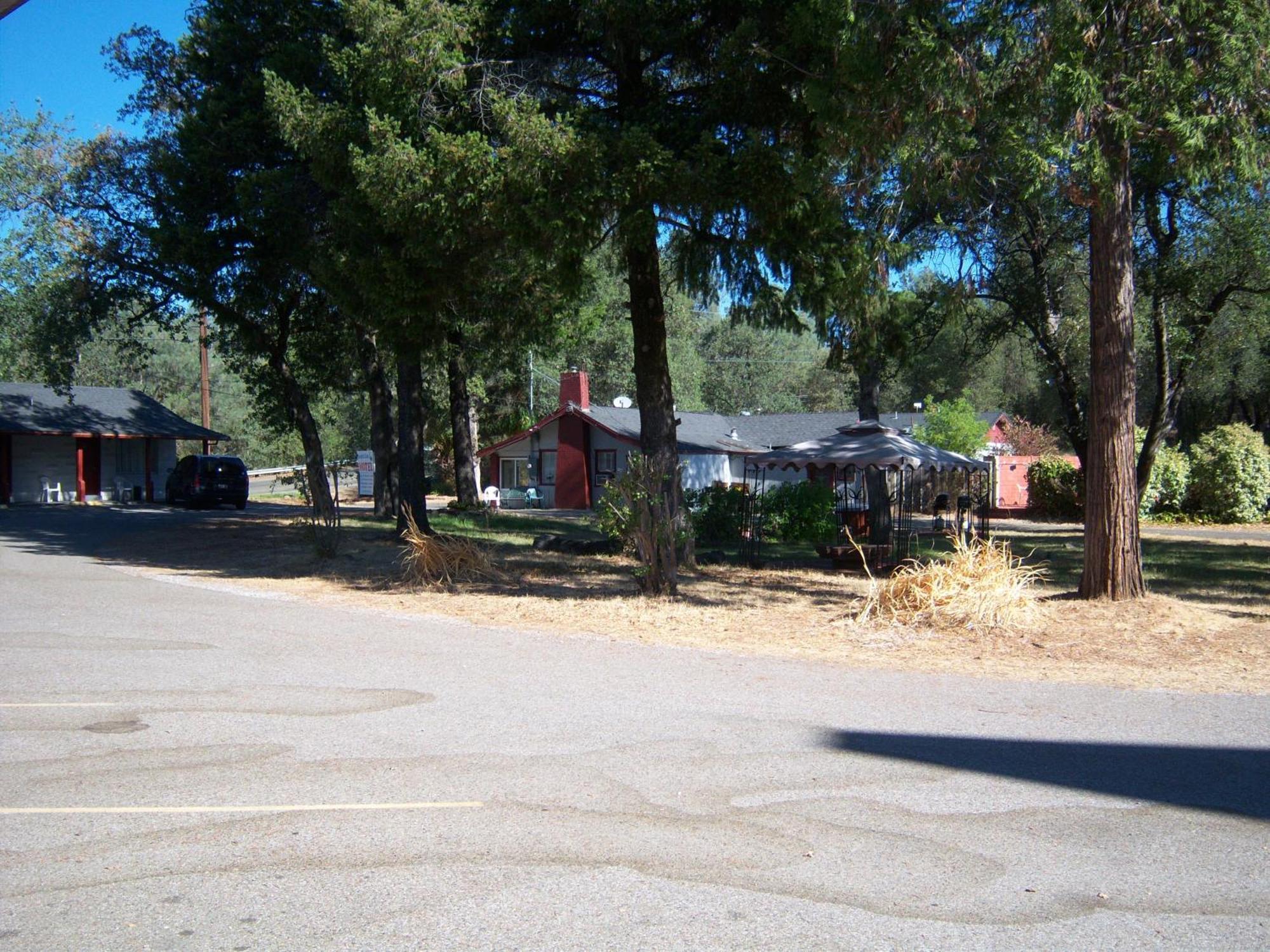 Shasta Dam Motel Шаста-Лейк Экстерьер фото